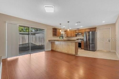 Active With Contract: $450,000 (3 beds, 2 baths, 1461 Square Feet)