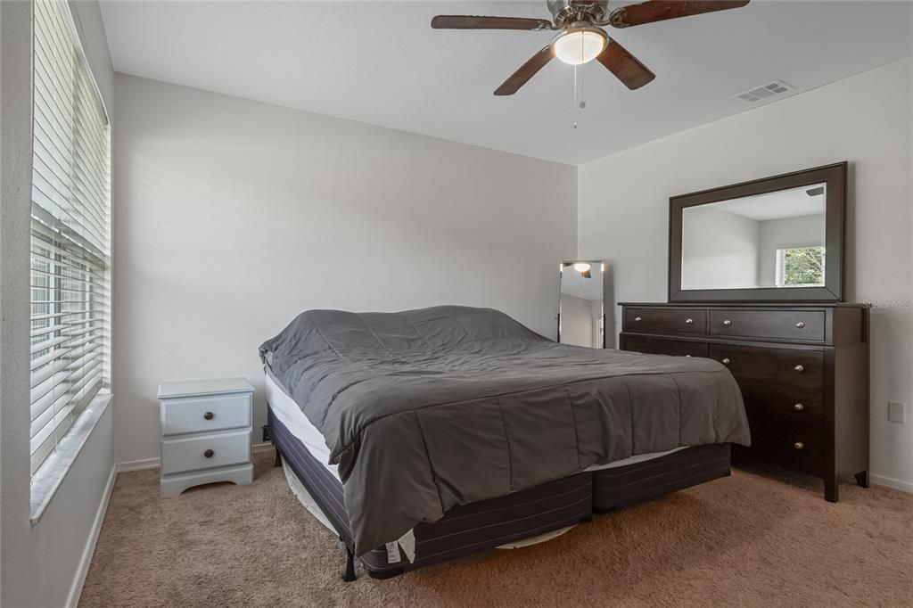 For Sale: $319,500 (2 beds, 2 baths, 1040 Square Feet)