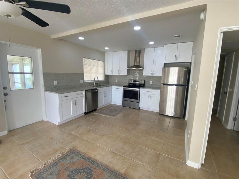 Active With Contract: $2,300 (3 beds, 2 baths, 1450 Square Feet)