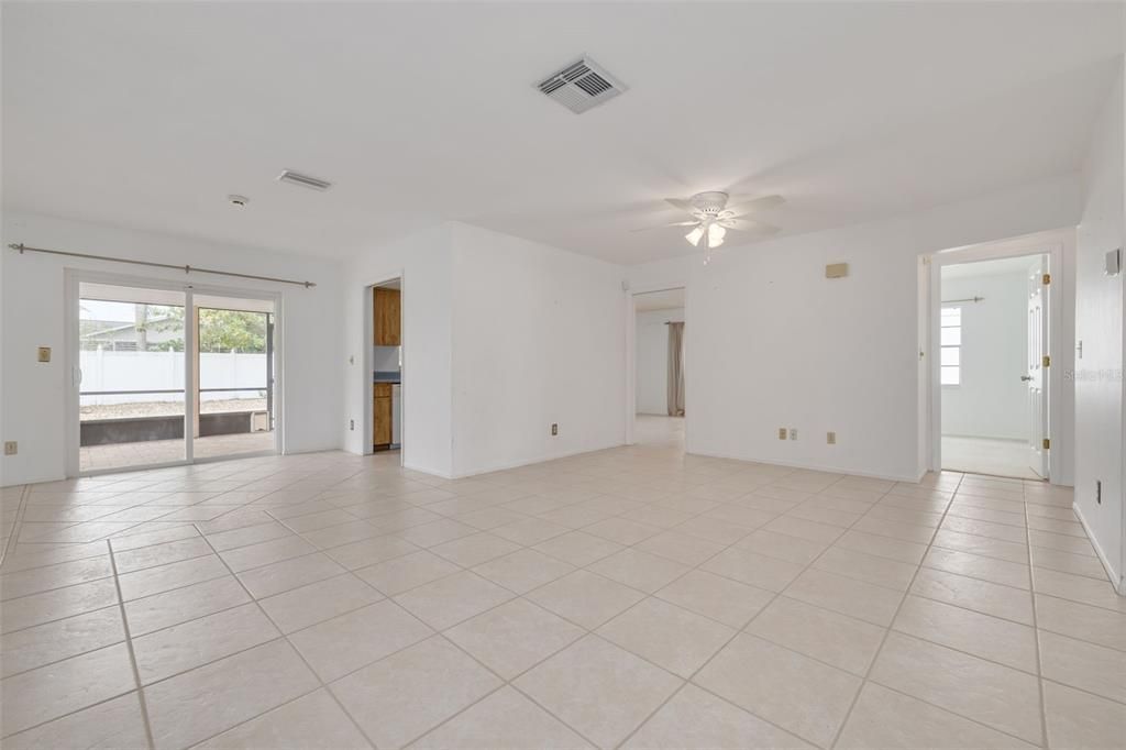 For Sale: $350,000 (3 beds, 2 baths, 1344 Square Feet)