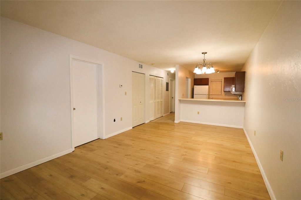 For Sale: $140,000 (2 beds, 2 baths, 874 Square Feet)