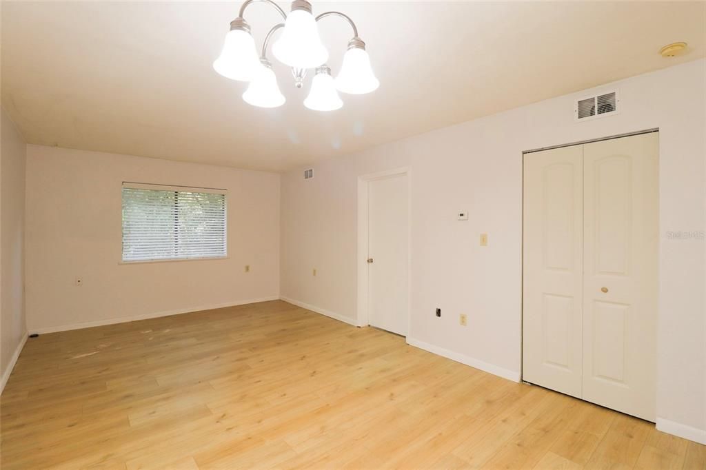 For Sale: $140,000 (2 beds, 2 baths, 874 Square Feet)