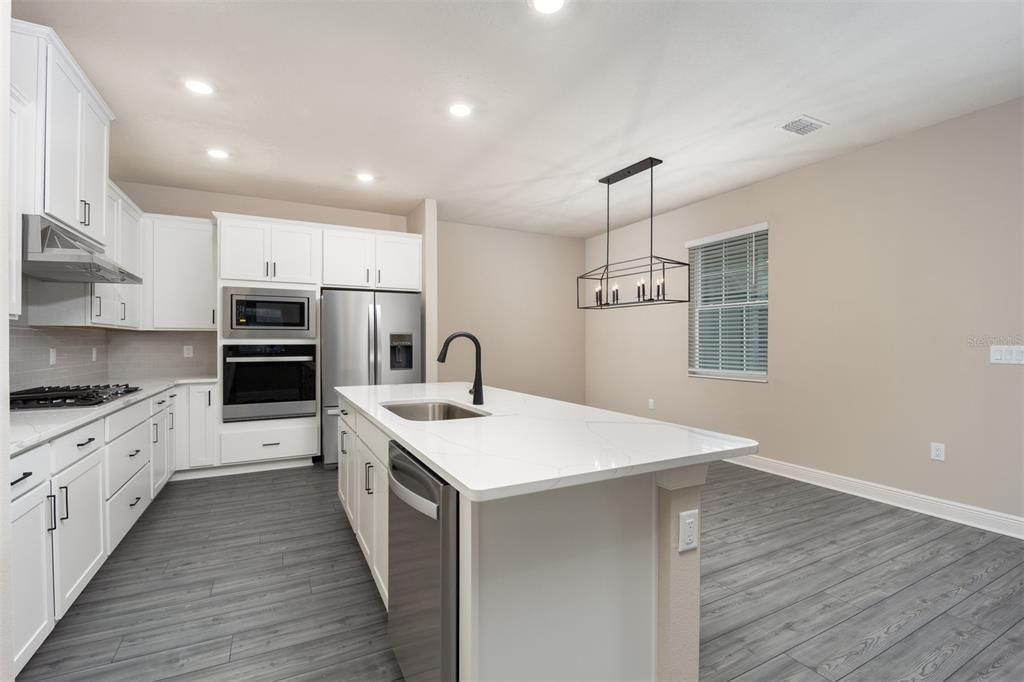 Active With Contract: $513,900 (5 beds, 3 baths, 2268 Square Feet)