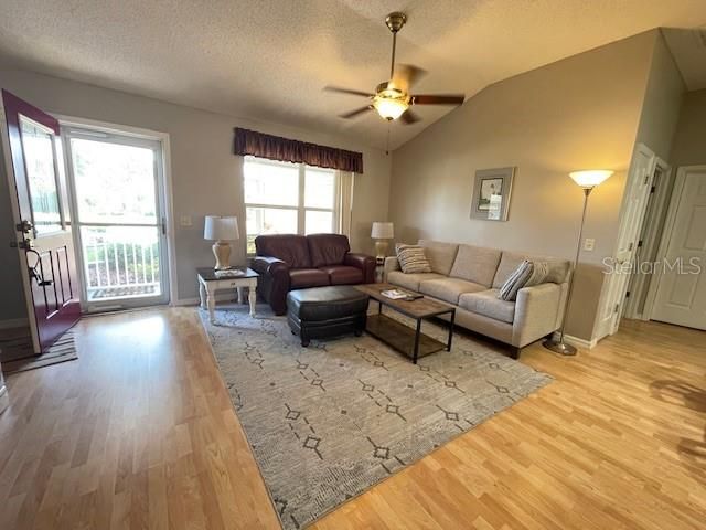 For Rent: $2,100 (2 beds, 2 baths, 1248 Square Feet)