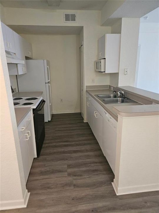 For Rent: $1,600 (2 beds, 2 baths, 1144 Square Feet)