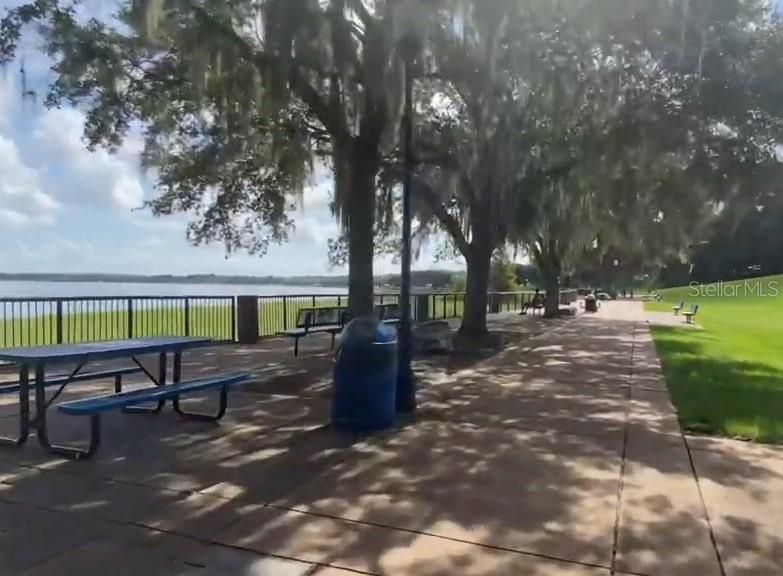 Perfect location: walk to all the events, festivals, trail, restaurants and all things that make downtown Clermont active and fun!