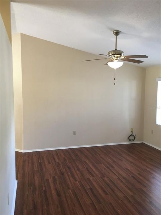 For Rent: $1,500 (2 beds, 2 baths, 907 Square Feet)