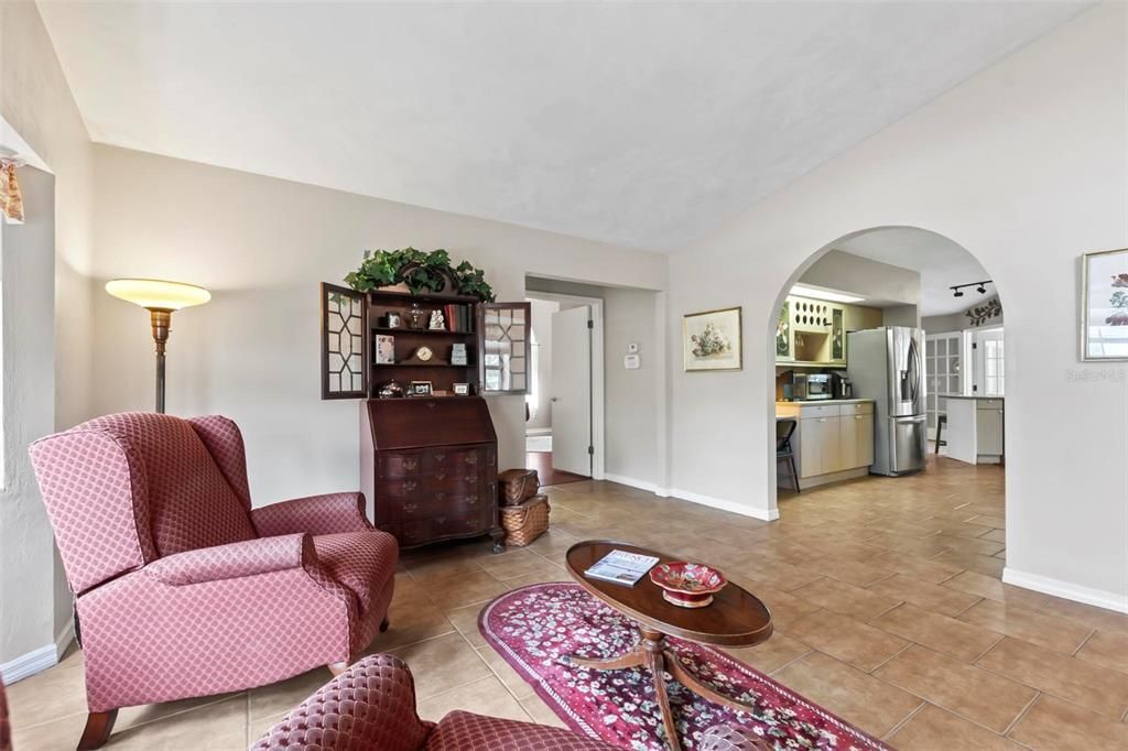 For Sale: $550,000 (3 beds, 2 baths, 2727 Square Feet)