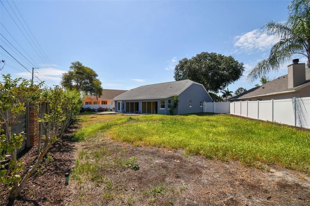 Active With Contract: $433,850 (3 beds, 2 baths, 2030 Square Feet)