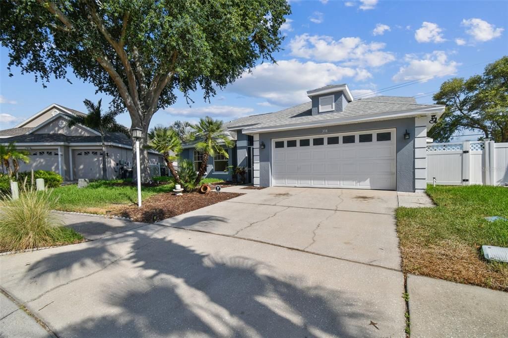 Active With Contract: $433,850 (3 beds, 2 baths, 2030 Square Feet)