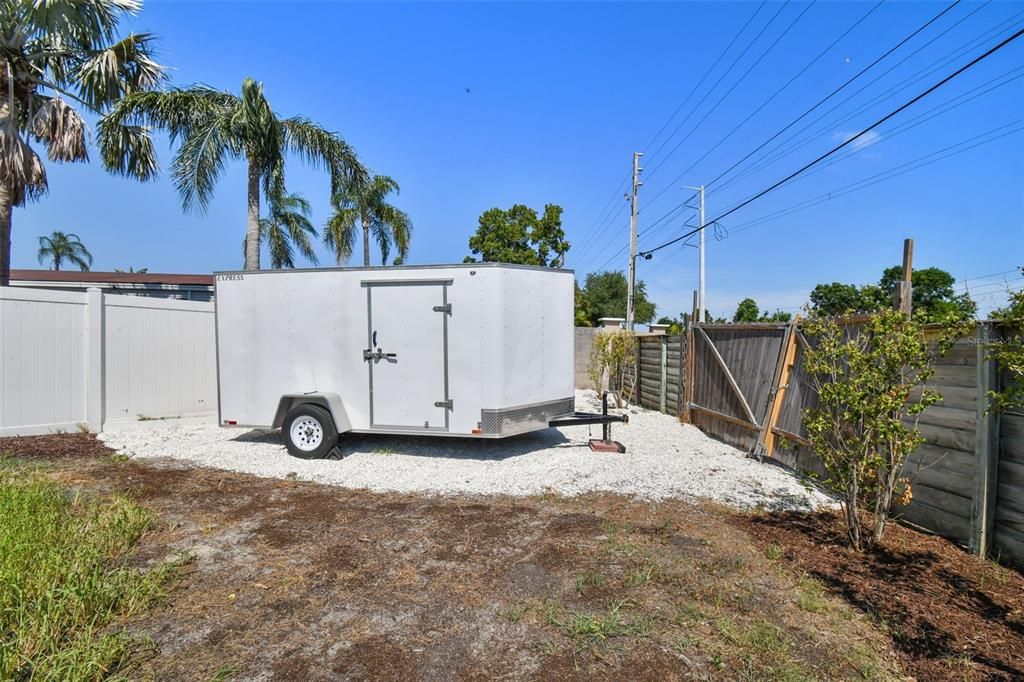 Active With Contract: $433,850 (3 beds, 2 baths, 2030 Square Feet)