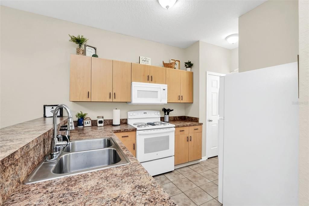 For Sale: $196,000 (3 beds, 2 baths, 1218 Square Feet)