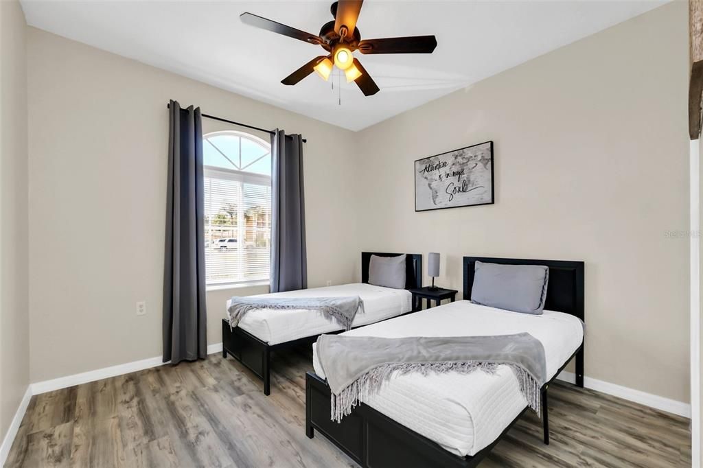 For Sale: $196,000 (3 beds, 2 baths, 1218 Square Feet)