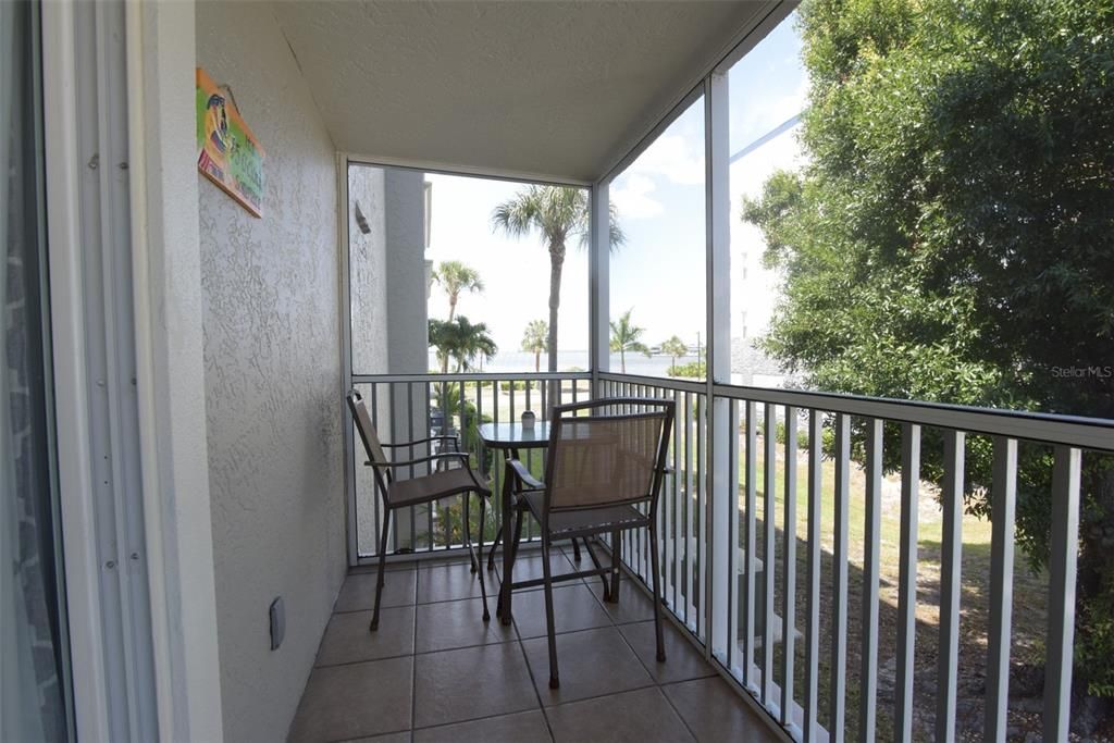 For Sale: $399,900 (2 beds, 2 baths, 1334 Square Feet)