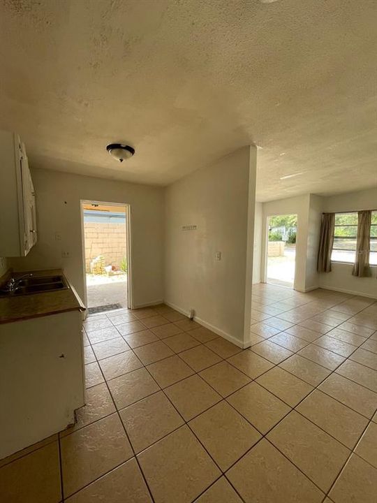 Active With Contract: $325,000 (0 beds, 0 baths, 1626 Square Feet)