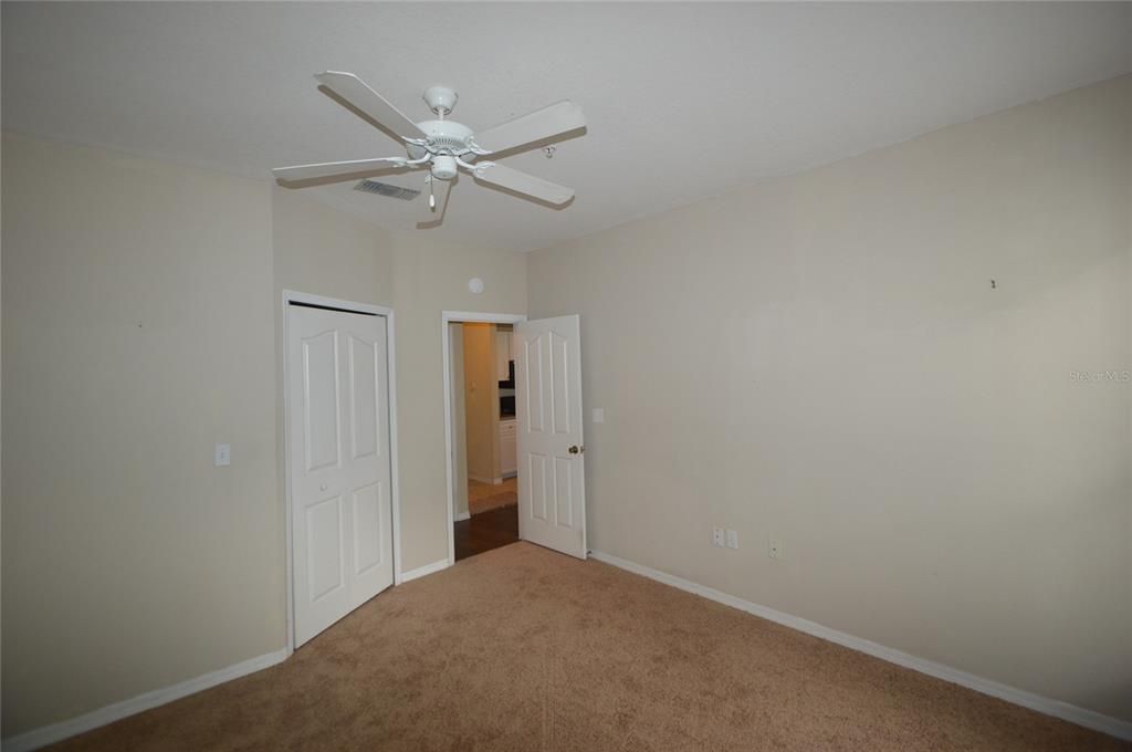 For Sale: $154,000 (1 beds, 1 baths, 691 Square Feet)