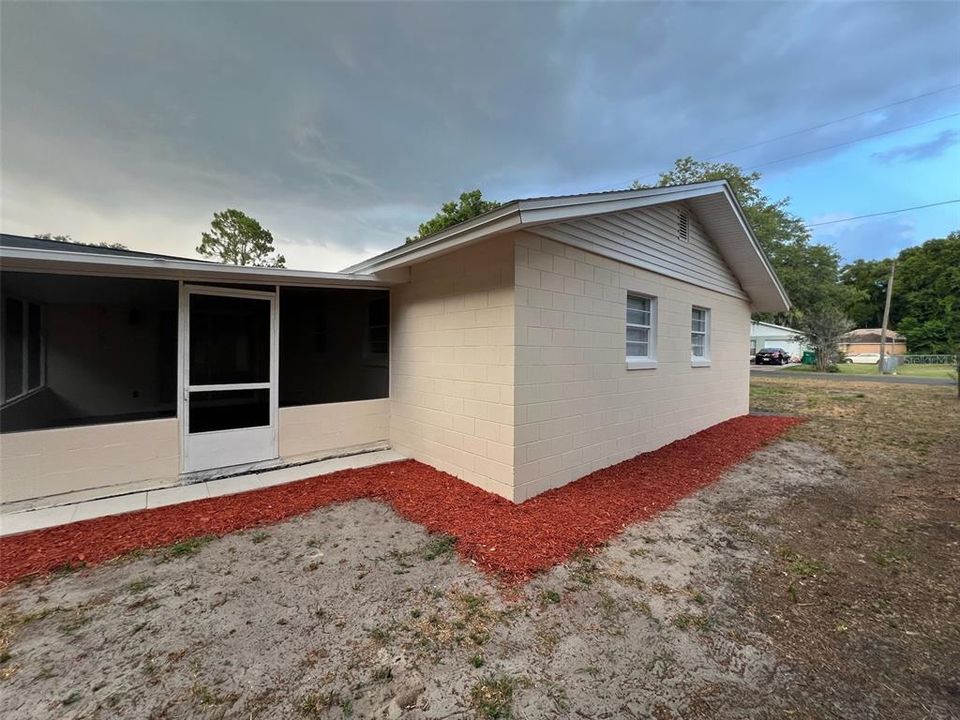 For Sale: $315,000 (4 beds, 2 baths, 1719 Square Feet)