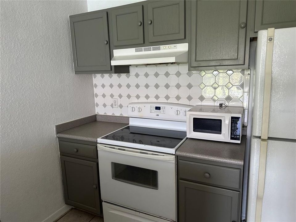 For Rent: $1,400 (1 beds, 1 baths, 558 Square Feet)