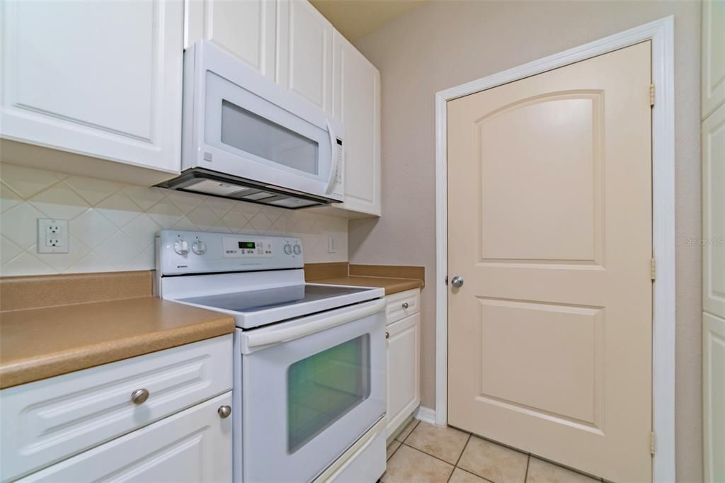 For Sale: $307,700 (2 beds, 2 baths, 1080 Square Feet)