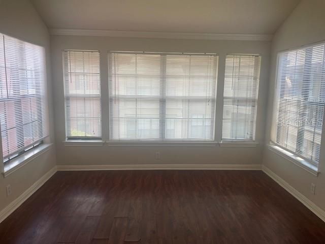 For Rent: $1,550 (1 beds, 1 baths, 642 Square Feet)