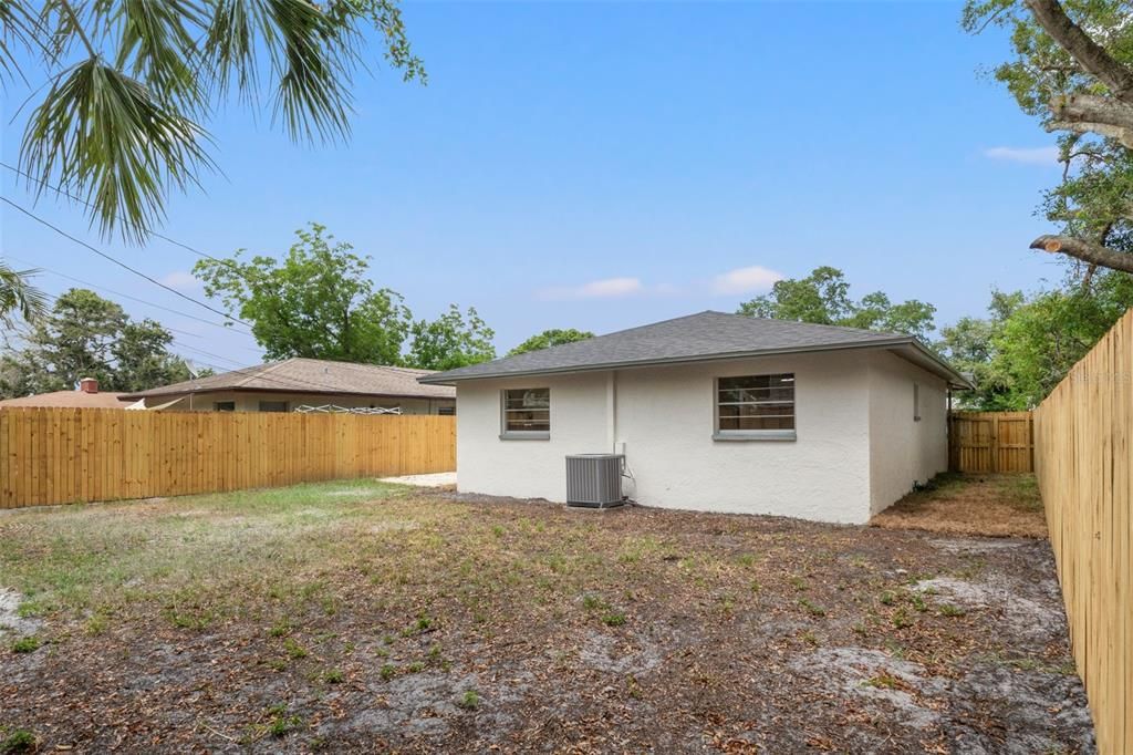 Active With Contract: $338,900 (2 beds, 2 baths, 1092 Square Feet)
