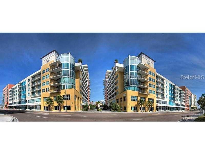 Active With Contract: $1,950 (1 beds, 1 baths, 615 Square Feet)