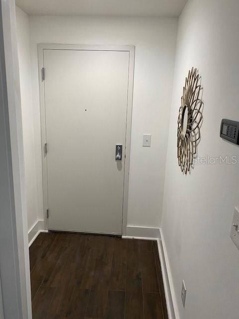 Active With Contract: $1,950 (1 beds, 1 baths, 615 Square Feet)