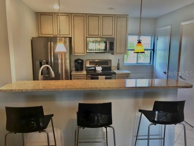 For Rent: $2,795 (2 beds, 2 baths, 1005 Square Feet)