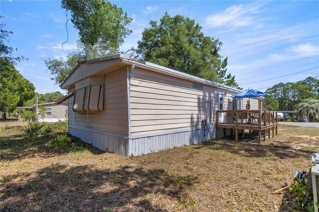 For Sale: $149,000 (2 beds, 2 baths, 1300 Square Feet)