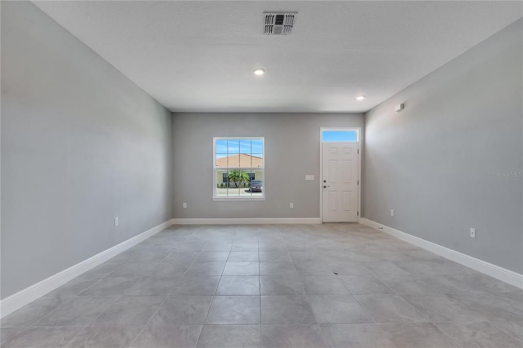 Active With Contract: $212,500 (2 beds, 2 baths, 1050 Square Feet)