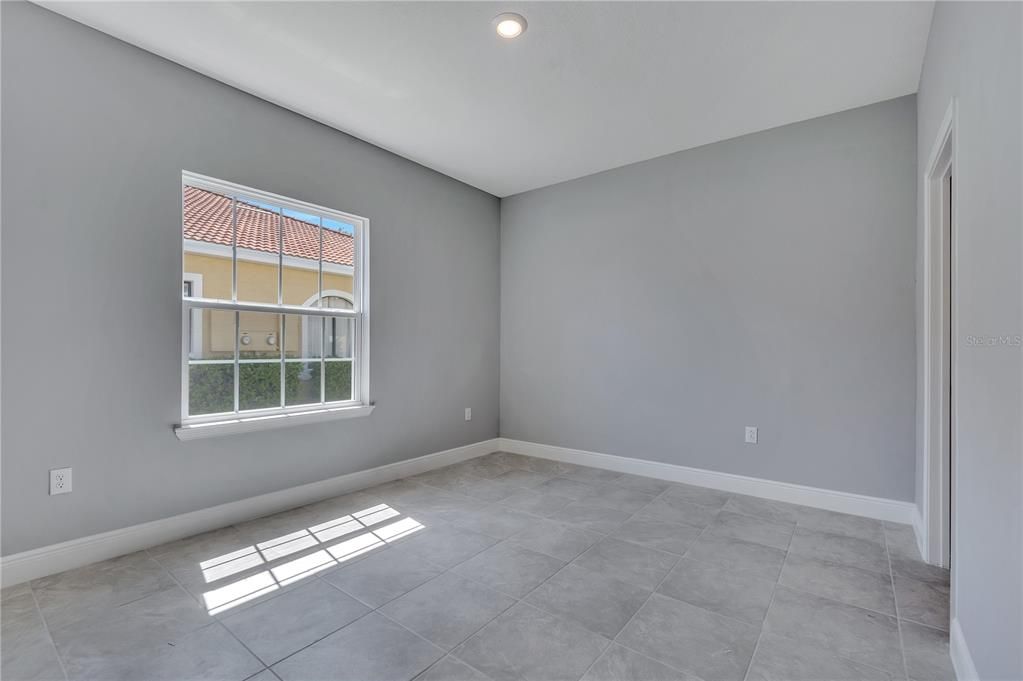 Active With Contract: $212,500 (2 beds, 2 baths, 1050 Square Feet)