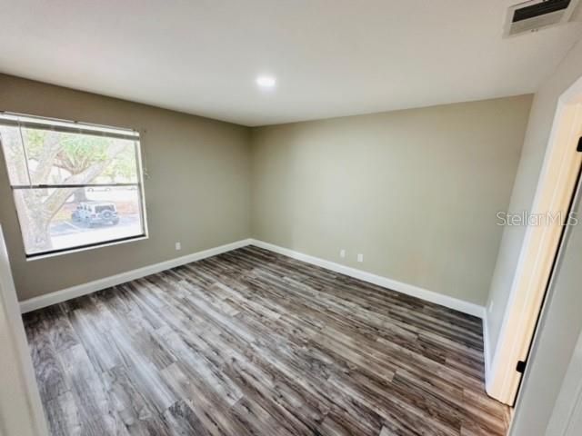 Active With Contract: $199,000 (2 beds, 2 baths, 956 Square Feet)