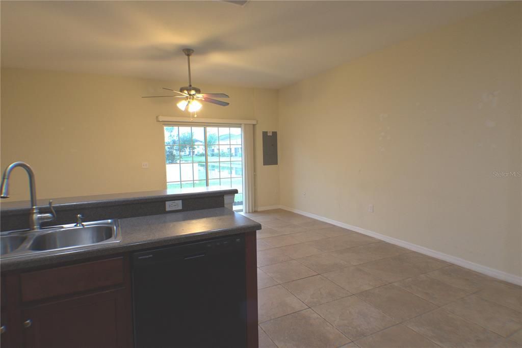 For Rent: $2,100 (3 beds, 2 baths, 1649 Square Feet)