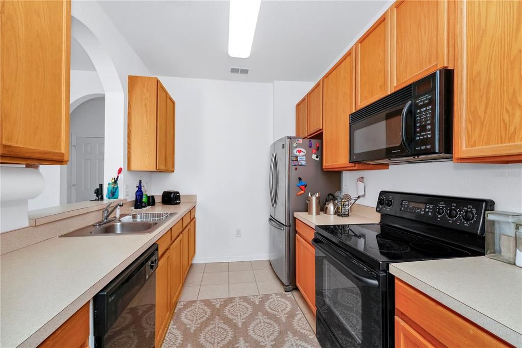 For Sale: $239,900 (2 beds, 2 baths, 1112 Square Feet)