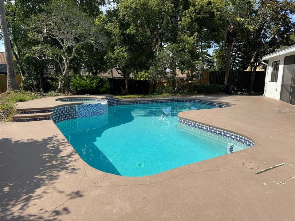 Active With Contract: $3,500 (4 beds, 2 baths, 2535 Square Feet)