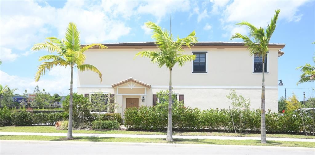 For Sale: $650,000 (3 beds, 2 baths, 1863 Square Feet)