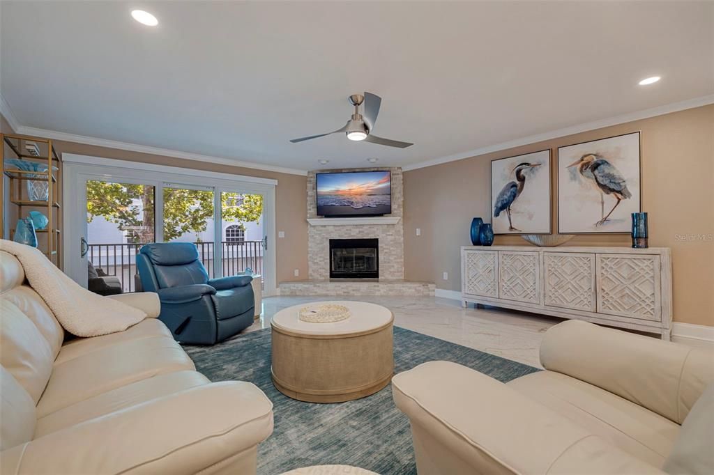 Active With Contract: $689,000 (2 beds, 2 baths, 1475 Square Feet)