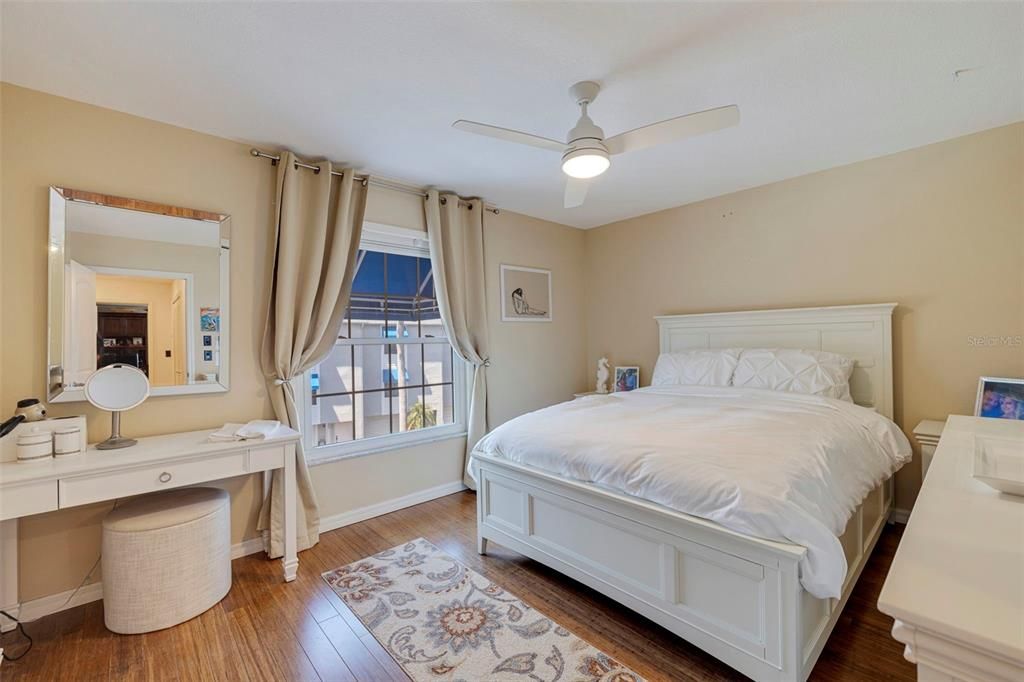 Recently Sold: $689,000 (2 beds, 2 baths, 1475 Square Feet)