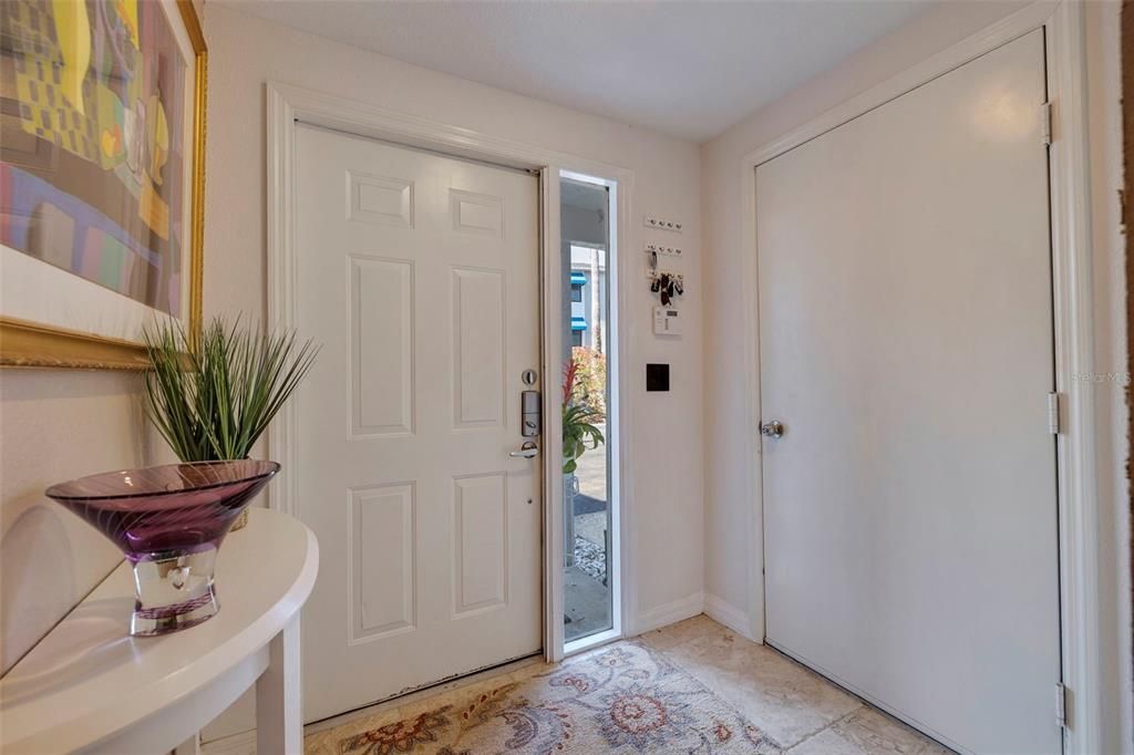 Recently Sold: $689,000 (2 beds, 2 baths, 1475 Square Feet)