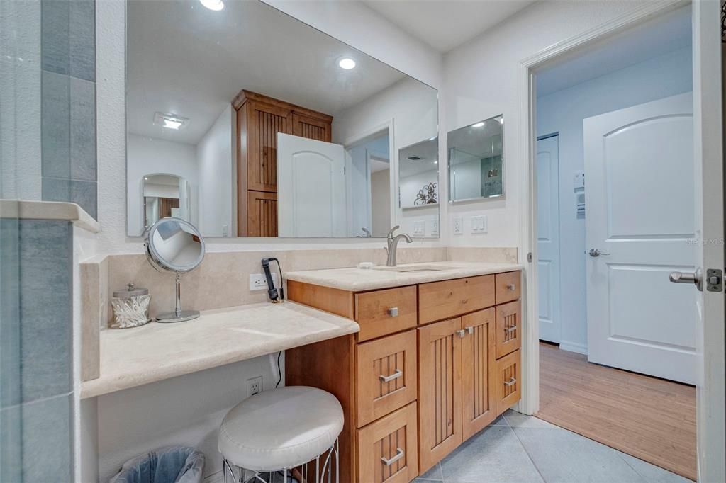 Recently Sold: $689,000 (2 beds, 2 baths, 1475 Square Feet)