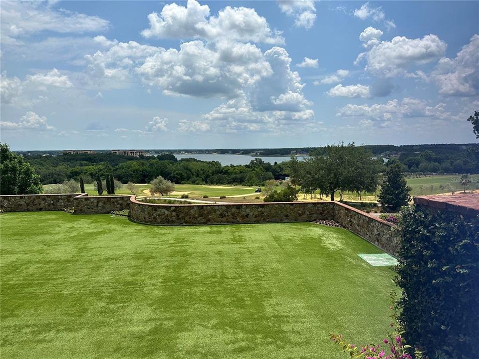 Bella Collina Courtyard