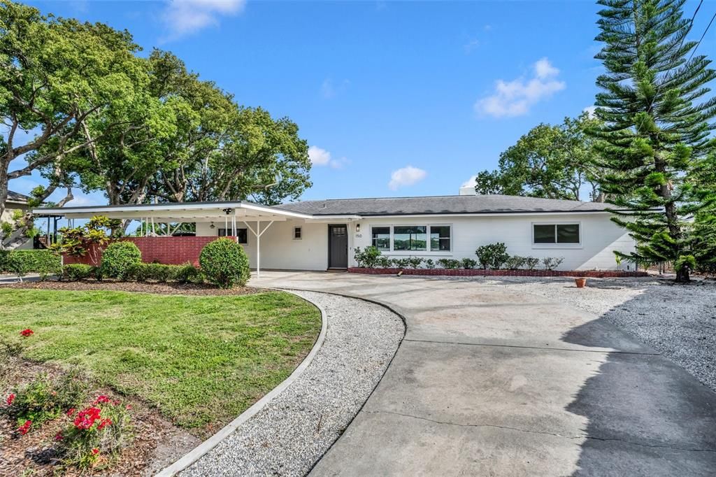 For Sale: $1,299,999 (3 beds, 2 baths, 2100 Square Feet)