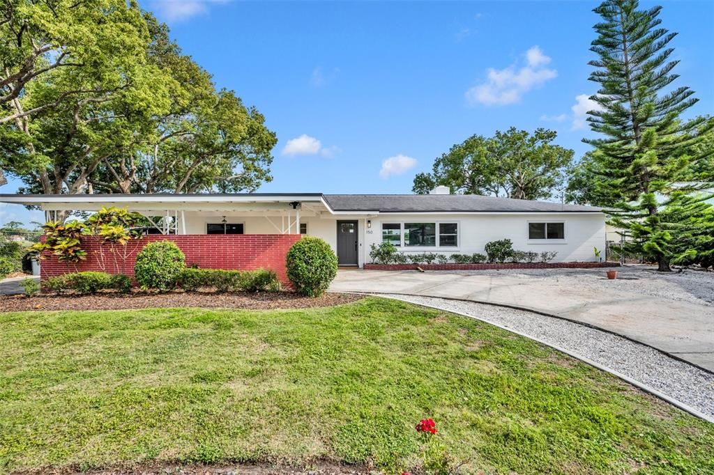 For Sale: $1,299,999 (3 beds, 2 baths, 2100 Square Feet)