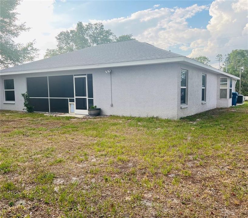 Active With Contract: $315,000 (3 beds, 2 baths, 1504 Square Feet)