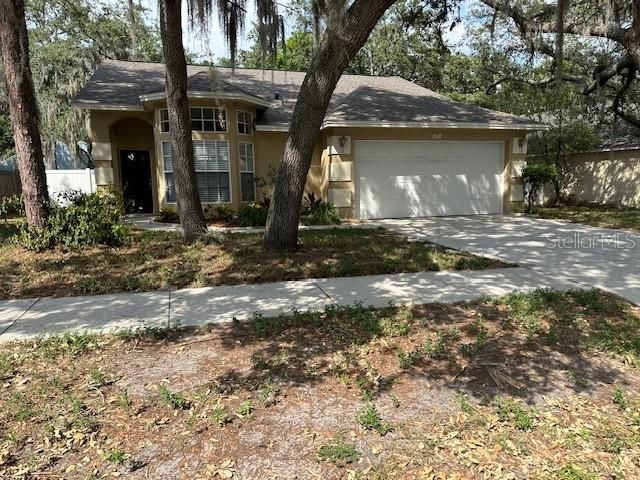 Recently Rented: $2,400 (3 beds, 2 baths, 1498 Square Feet)