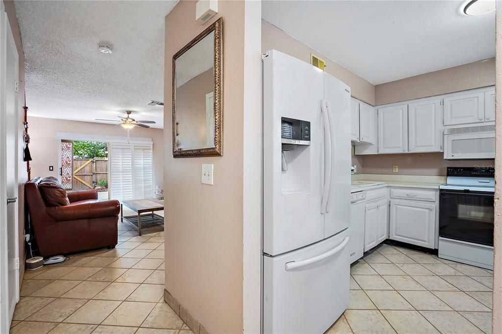 For Sale: $249,000 (2 beds, 2 baths, 1216 Square Feet)