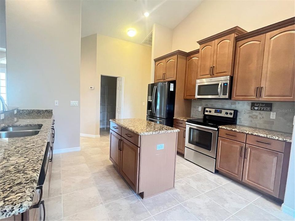 For Sale: $529,900 (4 beds, 2 baths, 2490 Square Feet)