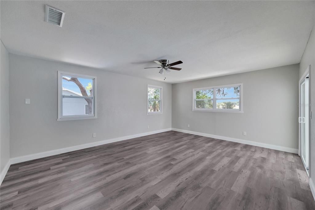 For Sale: $380,000 (3 beds, 2 baths, 1456 Square Feet)