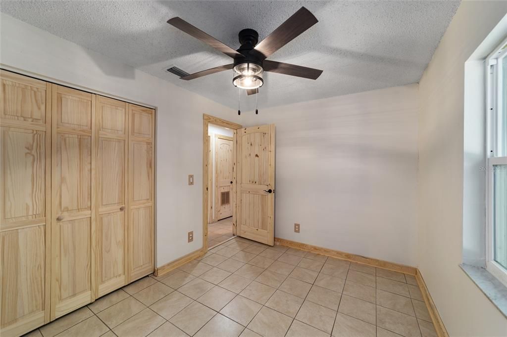 For Sale: $199,999 (3 beds, 2 baths, 1012 Square Feet)