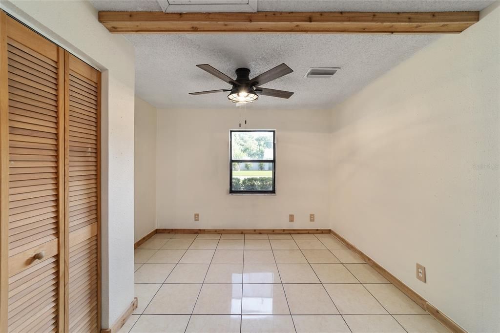 For Sale: $199,999 (3 beds, 2 baths, 1012 Square Feet)